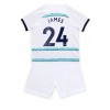 Chelsea Reece James #24 Bortedraktsett Barn 2022-23 Kortermet (+ korte bukser)